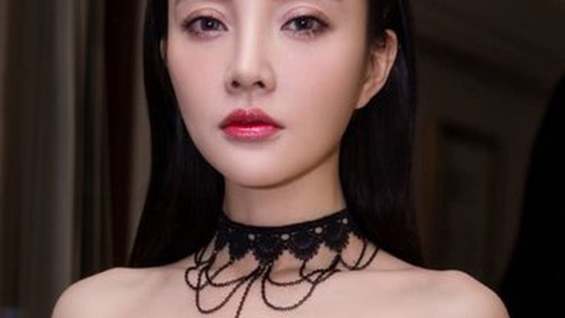 微博之夜历史性同框：肖战王一博六年后再聚首